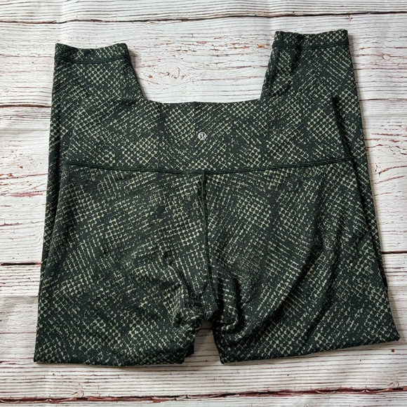 Lululemon  Wunder Under HR Tight 25" Luxtreme in Reptilia Jacquard Green Sz 14 - Picture 5 of 9
